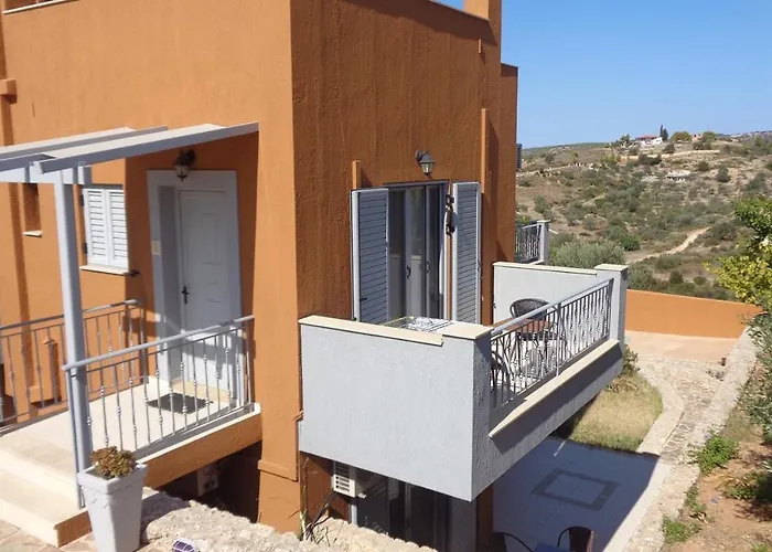 Porto Heli hotels near Halieis