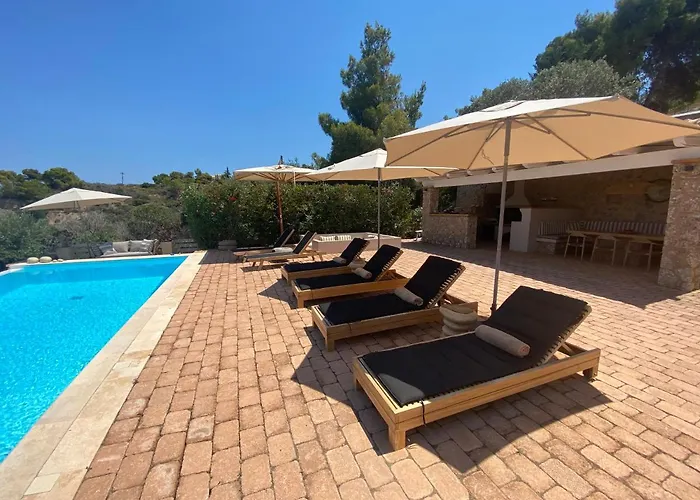 Pet friendly Big Blue Villa Porto Heli
