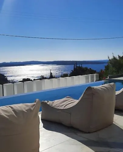 Pet friendly Dekaoxto Luxury Villa Porto Heli