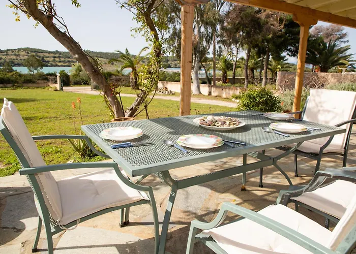 Villa Virvi - Cozy Seaside Cottage In Porto Heli