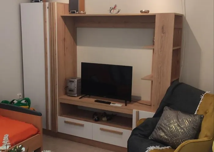 Pet friendly Quiet Spacious Apartment In Nafplio
