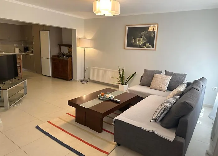 Pet friendly Deppys Apartment Porto Heli
