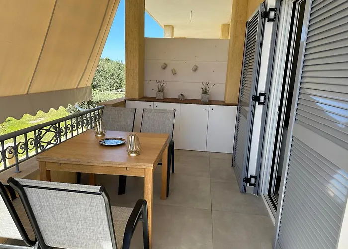 Pet friendly Mimozas Apartment Porto Heli