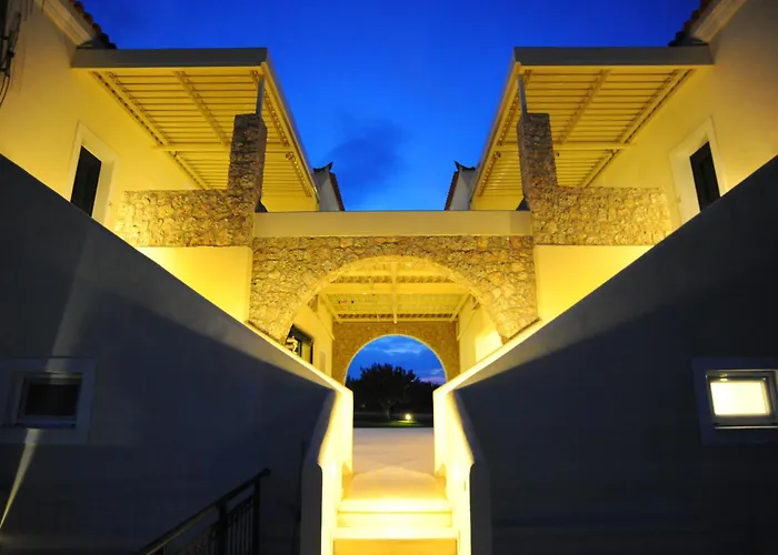 Porto Heli Hotels With Jacuzzi in Room near Paralia Porto Cheli