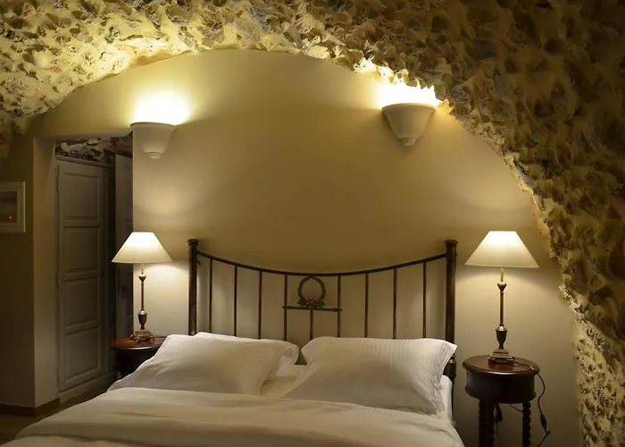 Leonidio Hotels