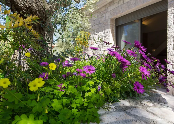 Nafplio hotels near War Museum of Nafplio