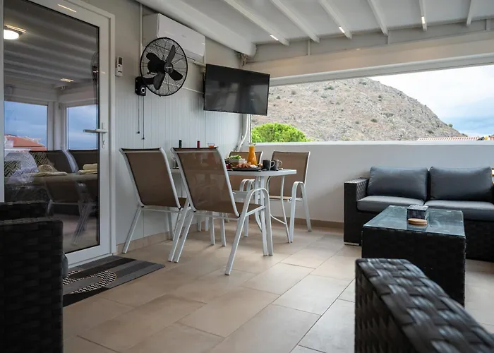 Pet friendly Nafplio Getaway Rooftop Terrace With Unobstructed Views Of Palamidi Castle Fortress!