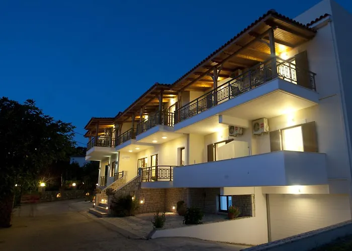 Finikounta Hotels