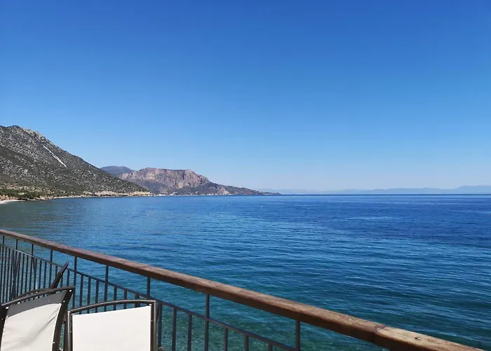 Poulithra Hotels